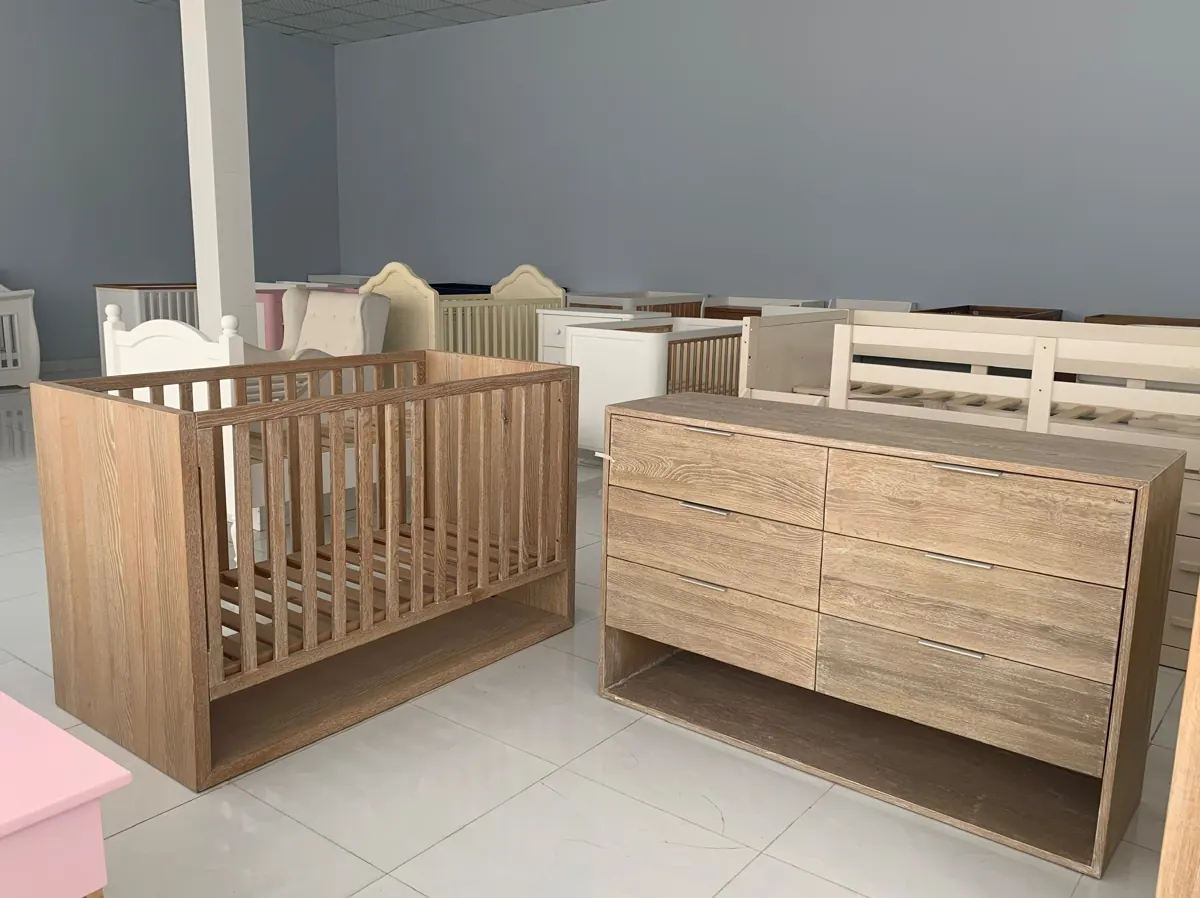 Natural Oak Crib – view 3