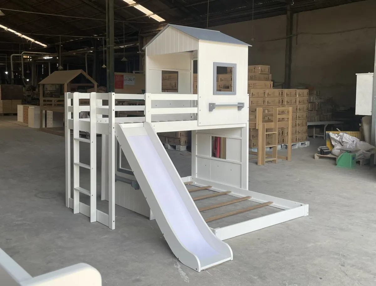 Wooden House Bunk Bed with Slide – view 3